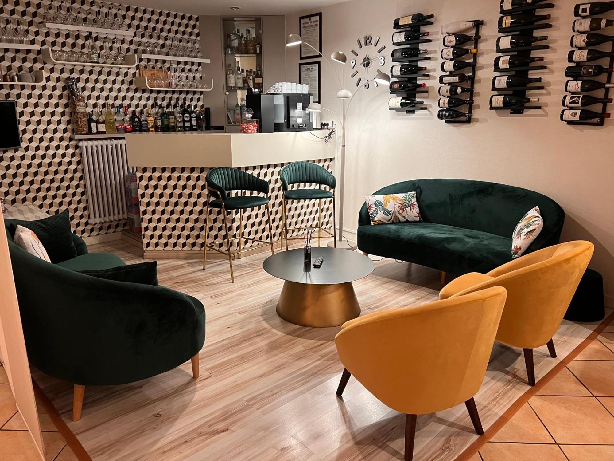 Hotel Alpes Cevennes Guilherand-Granges ภายนอก รูปภาพ